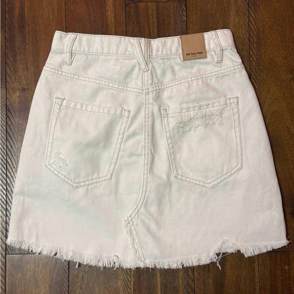 Free People We The Free Frayed Hem Distressed Denim Skirt Cream Size 26 - Picture 2 of 9